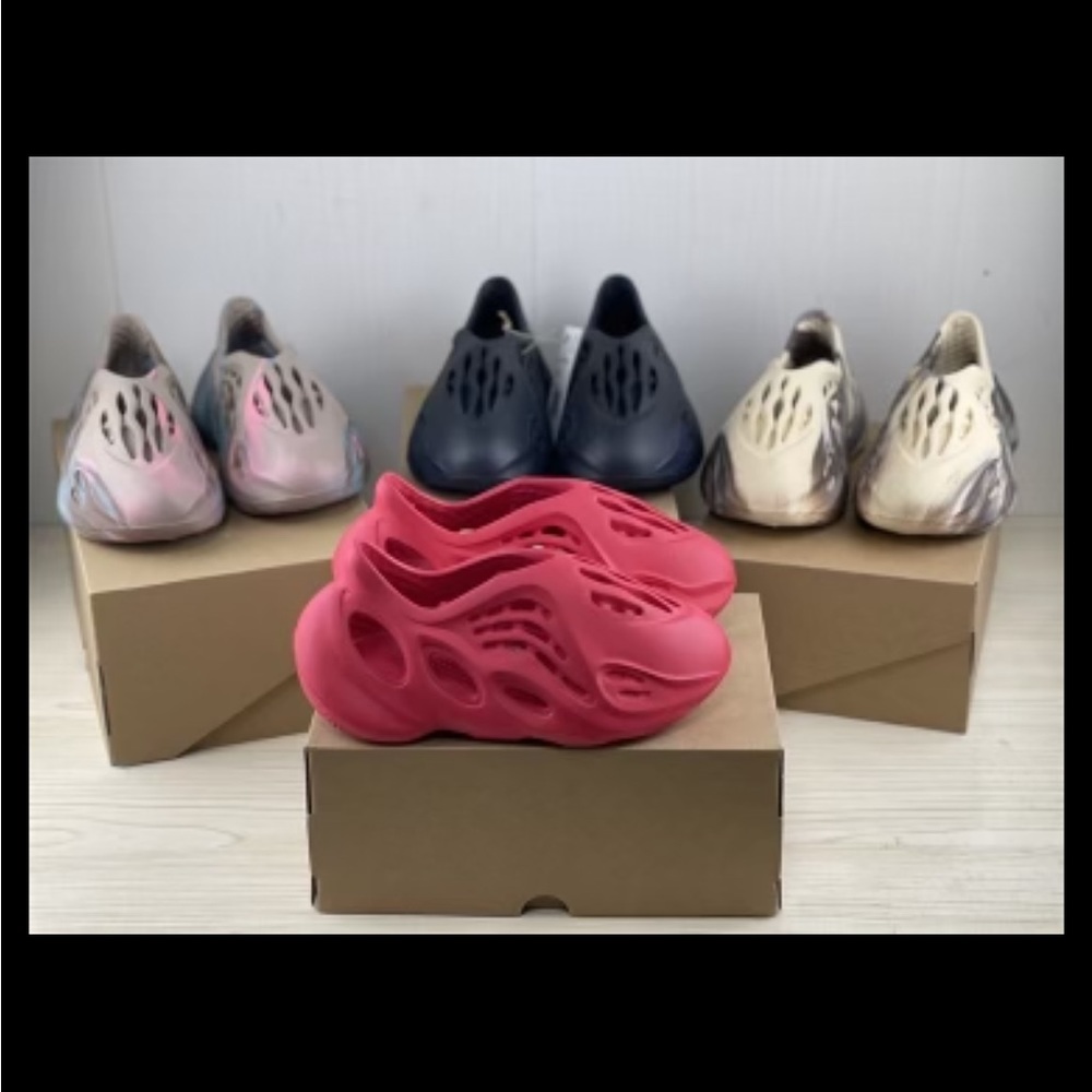Kids Yeezy foam runners (all) sizes